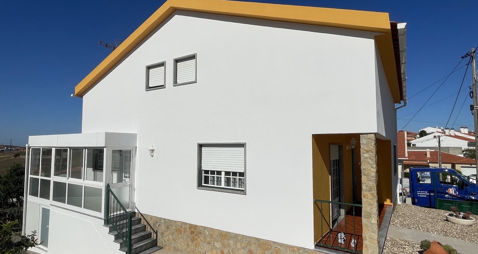 Pintura e Isolamento de Moradia na Lourinhã, junto à Praia da Areia Branca